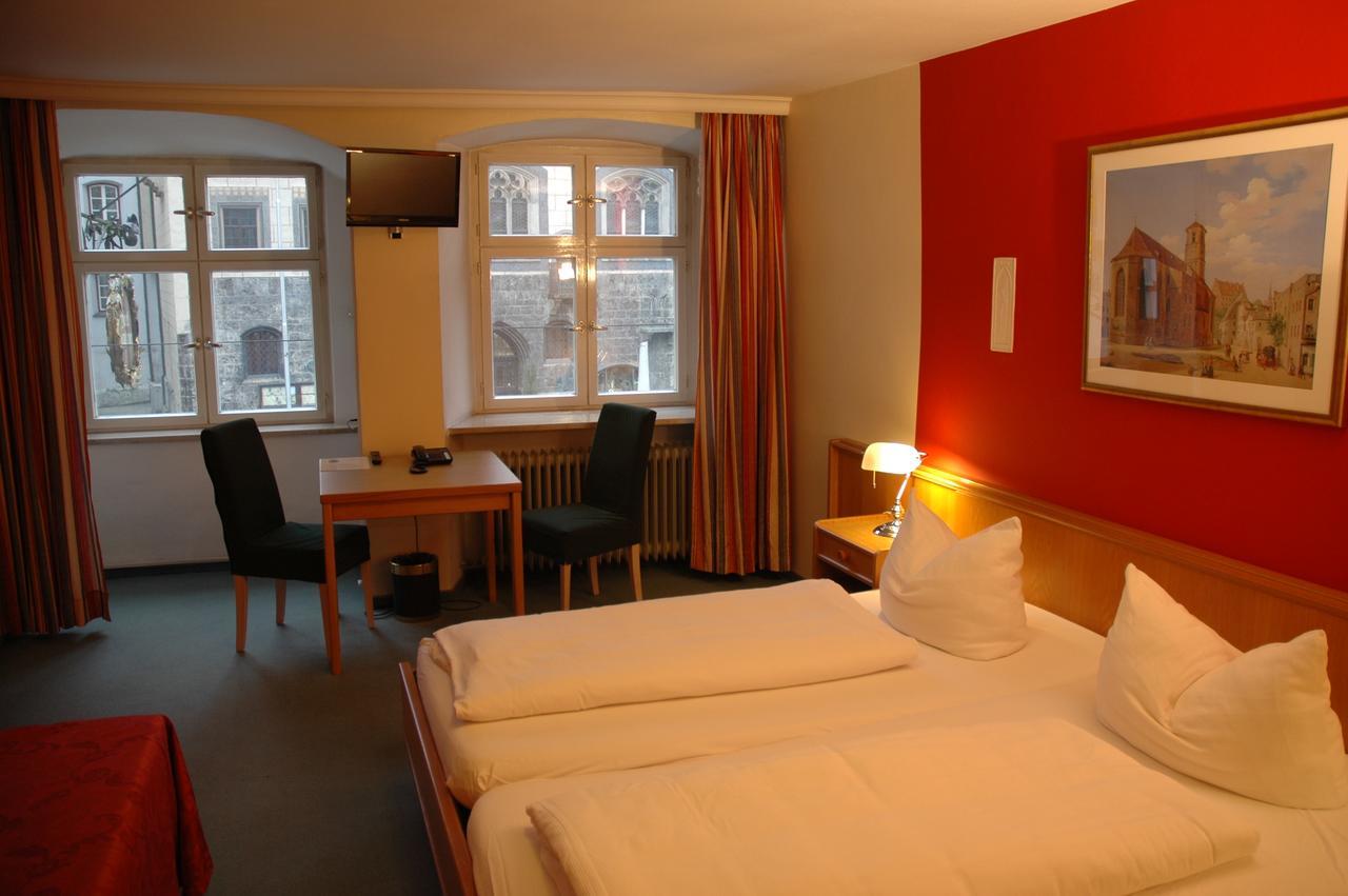 Hotel Paulanerstuben Wasserburg am Inn Bagian luar foto